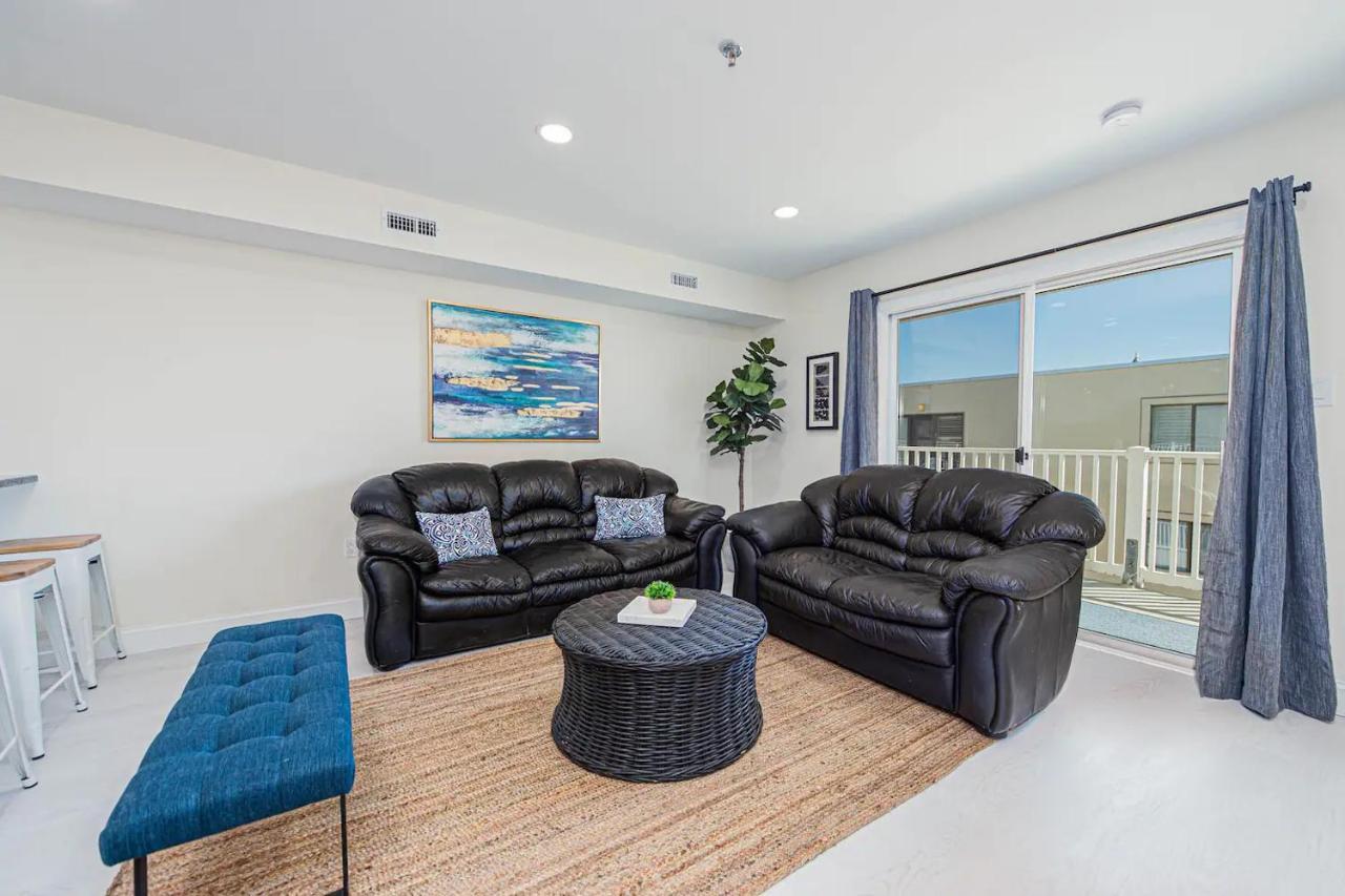 Marylander Condominiums, 90 Steps From The 4*