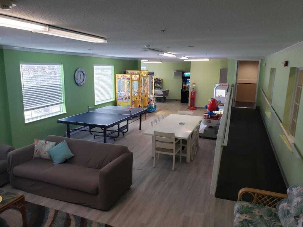 Aparthotel Marylander Condominiums, 90 Steps From The Ocean City