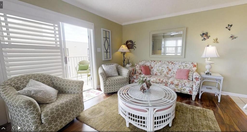 Marylander Condominiums, 90 Steps From The